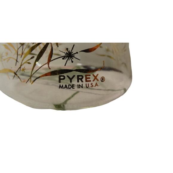 Vintage Pyrex mini gold Wheat Pattern Tea
Pot/Carafe/Pitcher with Lid 6” tall - Picture 2 of 4